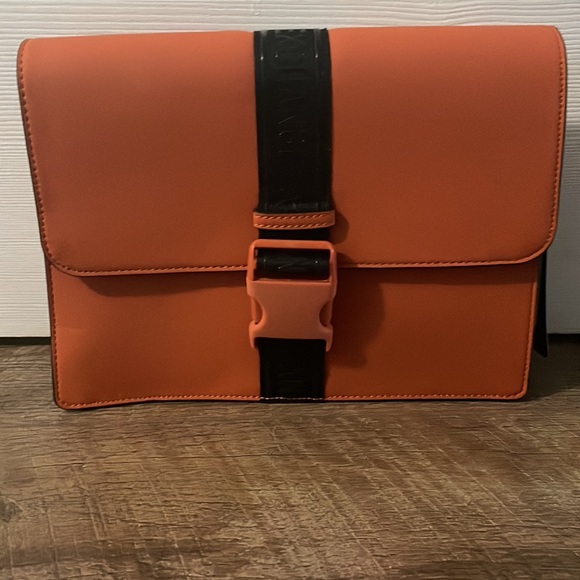 Rare find Armani orange crossover bag - Picture 5 of 11
